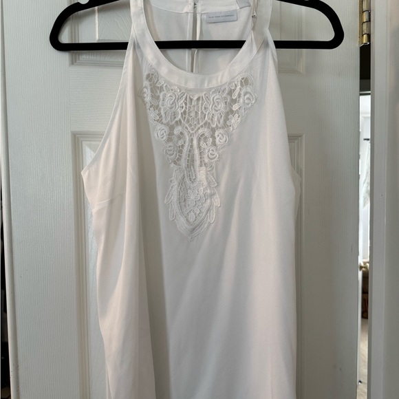 NY and Company White tank with neck detail - Picture 1 of 3